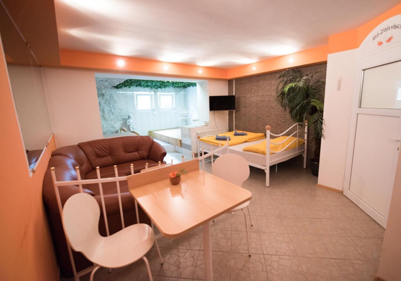 Klub Zlata Ribica Hotel Jesenice Ngoại thất bức ảnh