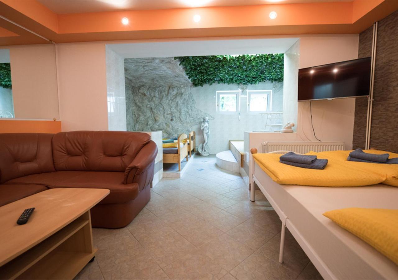 Klub Zlata Ribica Hotel Jesenice Ngoại thất bức ảnh