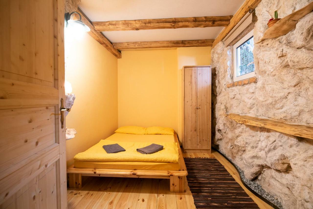 Klub Zlata Ribica Hotel Jesenice Ngoại thất bức ảnh