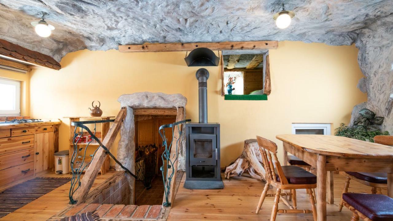 Klub Zlata Ribica Hotel Jesenice Ngoại thất bức ảnh